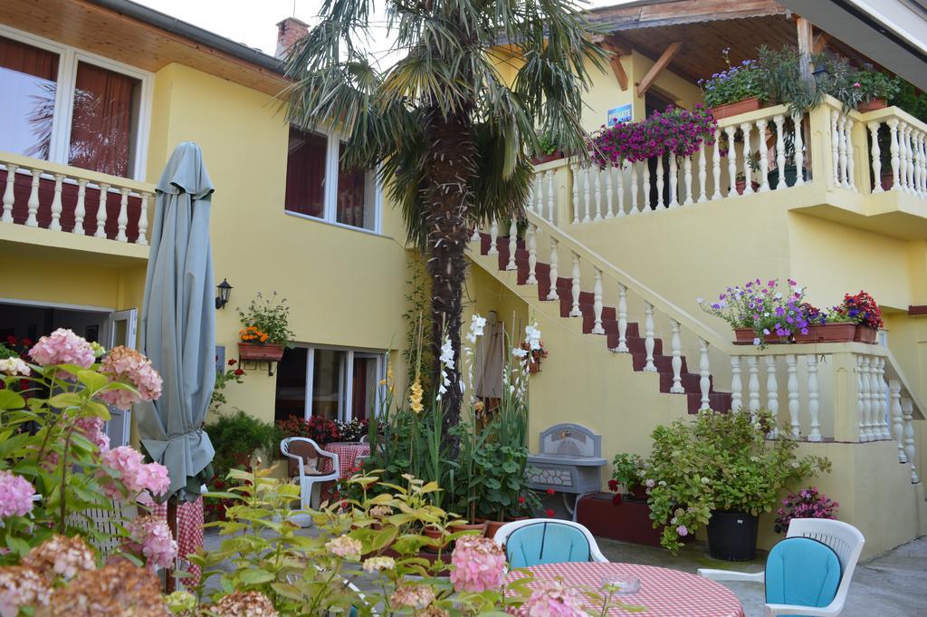 Hostel David Mostar Exteriör bild